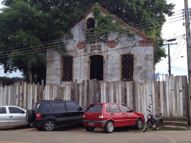 Casa construída em 1940, em Cruzeiro do Sul (Foto: Genival Moura/G1)